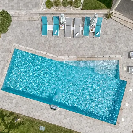 فيلة Nada For 8 Persons In Istria With 55 M2 Pool, Wellness & Free Bikes Kringa