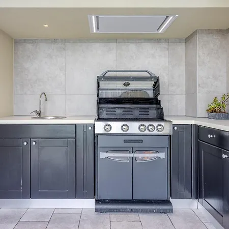 Nada For 8 Persons In Istria With 30 M2 Pool, Wellness & Free Bikes