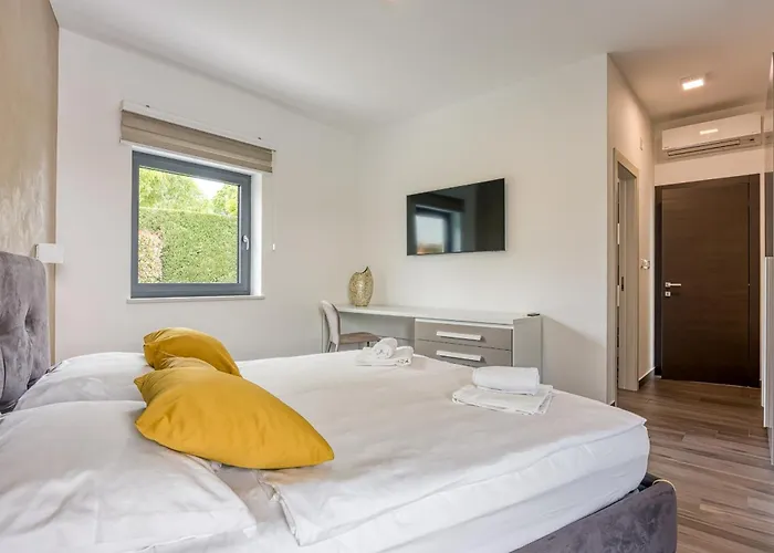 Nada For 8 Persons In Istria With 55 M2 Pool, Wellness & Free Bikes Kringa