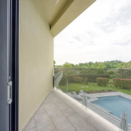 Nada For 8 Persons In Istria With 55 M2 Pool, Wellness & Free Bikes
